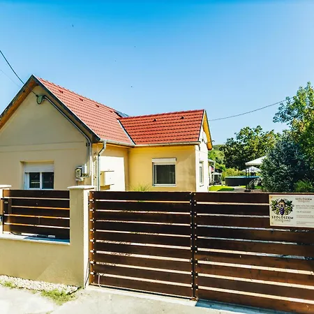 Szoloszem Vendeghaz 度假居